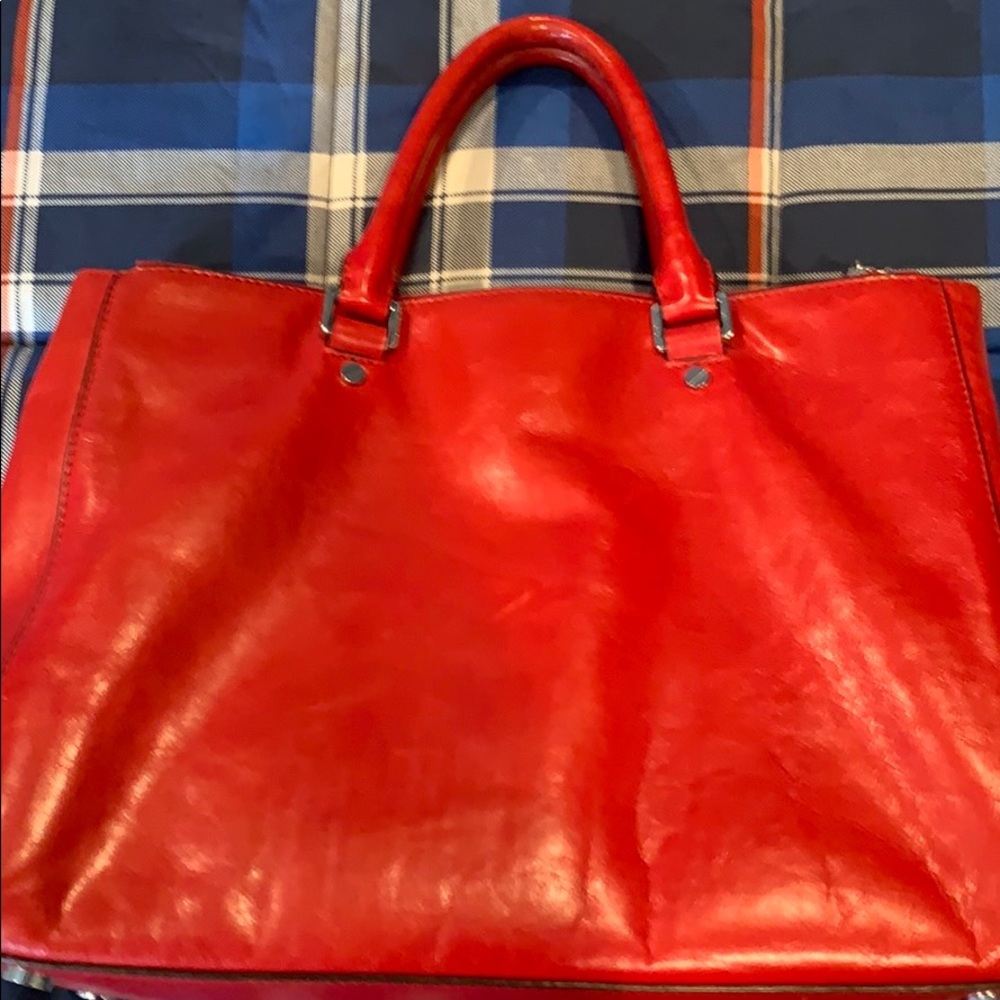 MICHAEL KORS RED PATENT LEATHER HANDBAG